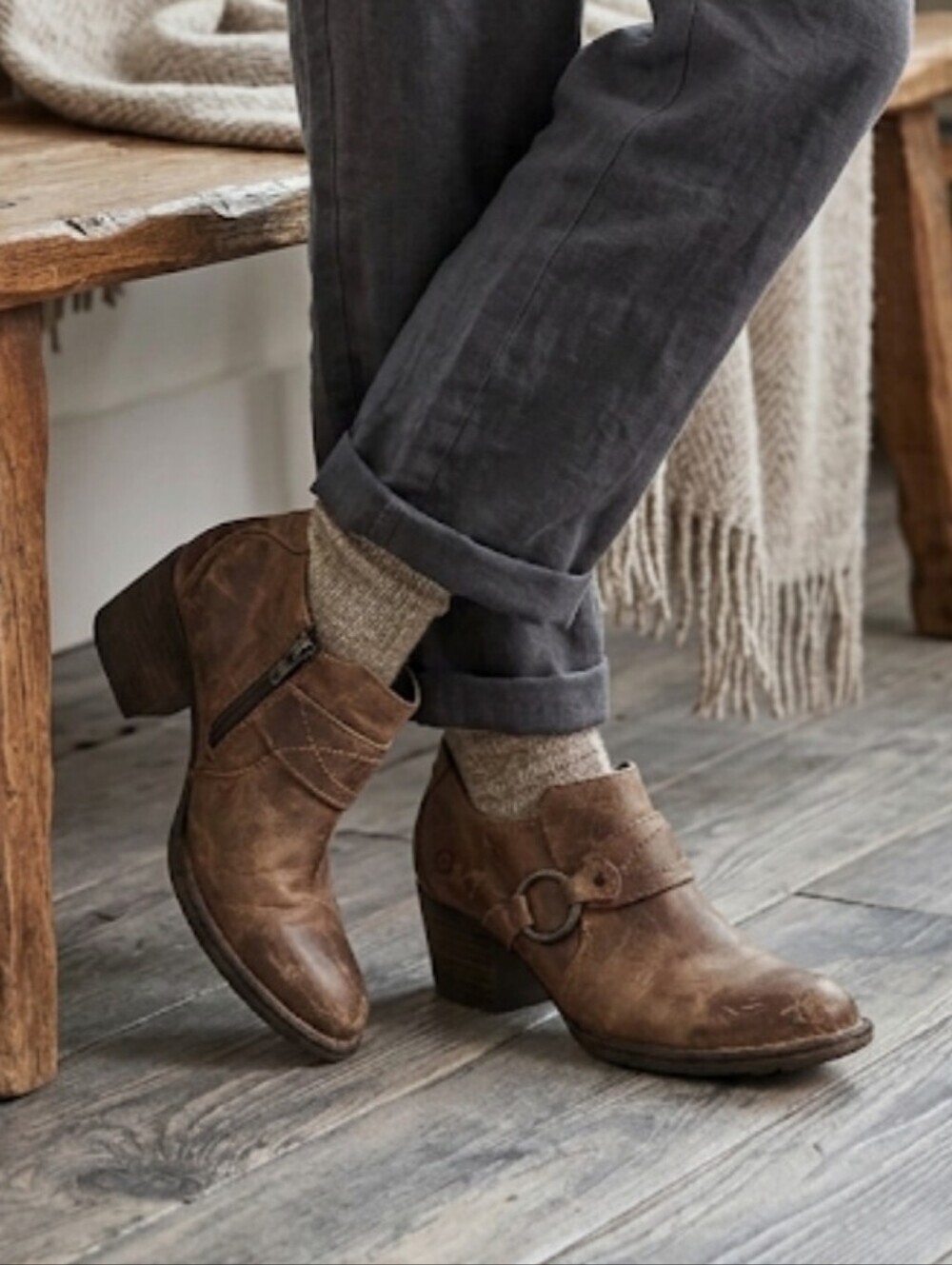 Born Women Ankle Buckle Boho Hobo Moto Distressed Leather Heels Boots shoes sz 8
